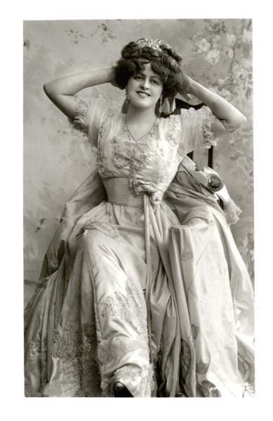 Marie Studholme (1875-1930), English actress, 1900s.Artist: Foulsham and Banfield