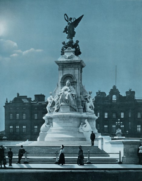 The Queen Victoria memorial, Buckingham Palace, London, 1911-1912. Creator: Francis Godolphin Osbourne Stuart.