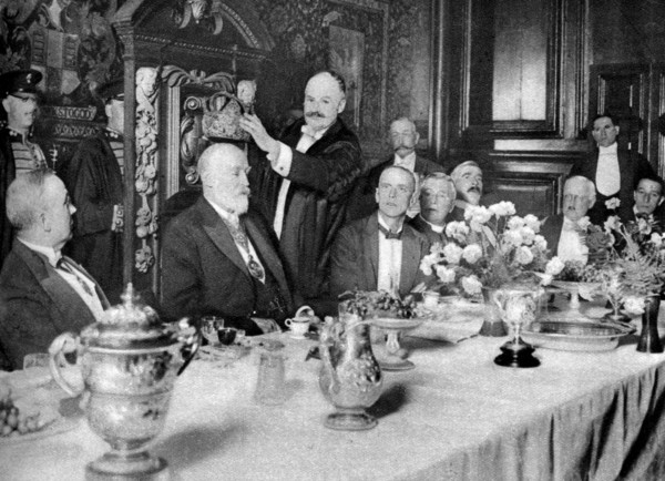 The coronation of the master of the Girdlers' Company, London, 1926-1927. Artist: Unknown