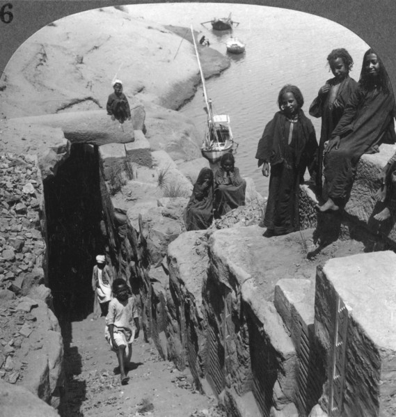 'The Nilometer (measurer of inundations) at the first cataract, Egypt', 1905.Artist: Underwood & Underwood