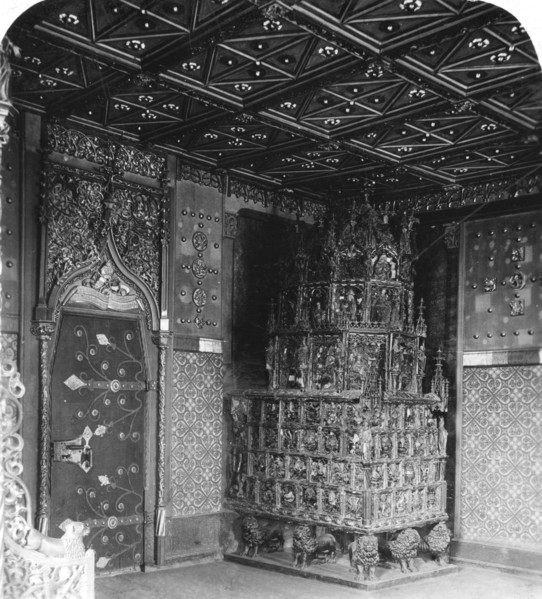 The furnace in the Prince's Chamber, Festung Hohensalzburg, Salzburg, Austria, c1900s.Artist: Wurthle & Sons