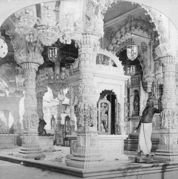 Interior of the temple of Babulnath, Bombay, India, 1901.Artist: BW Kilburn