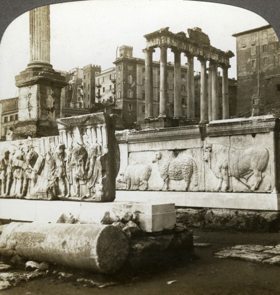 Bas reliefs of Trajan and Column of Phocas in the Forum, Rome, Italy.Artist: Underwood & Underwood