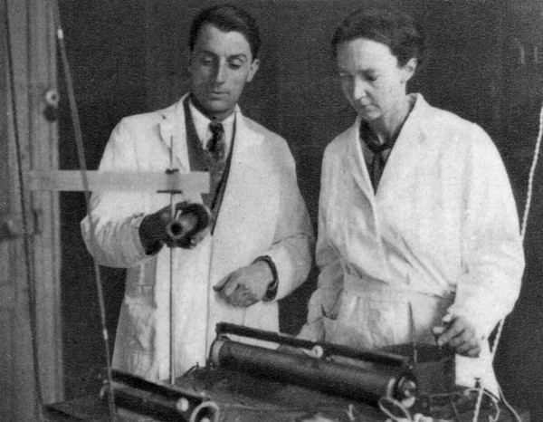 Frederic Joliot and Irene Joliot-Curie, French scientists, 1935. Artist: Unknown