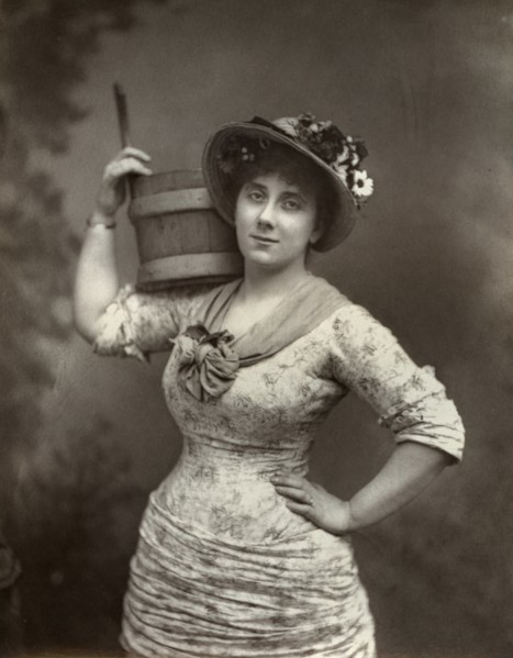 Leonora Braham, British opera singer and actress, 1882.  Artist: London Stereoscopic & Photographic Co