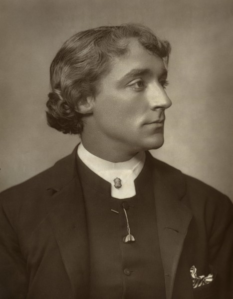 Kyrle Bellow, actor, 1882.  Artist: St James's Photographic Co