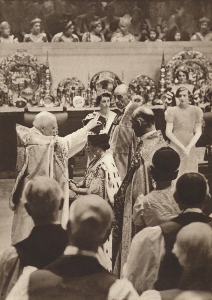 'The crowning of Queen Elizabeth, wife of King George VI', 1937. Creator: Unknown.