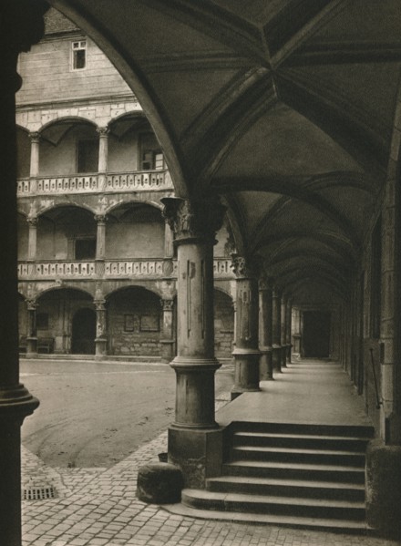 'Stuttgart. In the yard of the old castle', 1931. Artist: Kurt Hielscher.