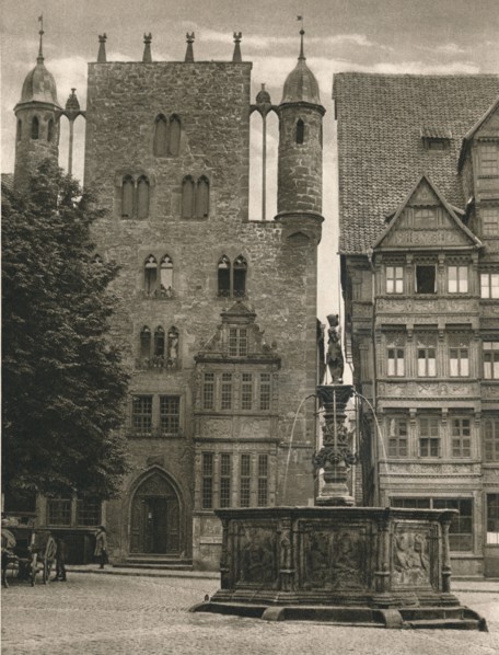 'Hildesheim - Templerhaus', 1931. Artist: Kurt Hielscher.