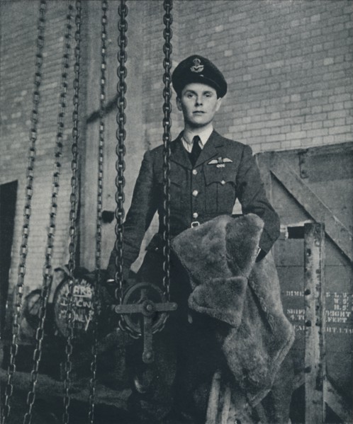 'Bomber Captain', 1941. Artist: Cecil Beaton.