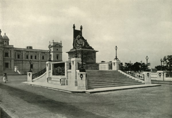 'Statue of Queen Victoria in front of Victoria Memorial Hall', 1925. Creator: Unknown.
