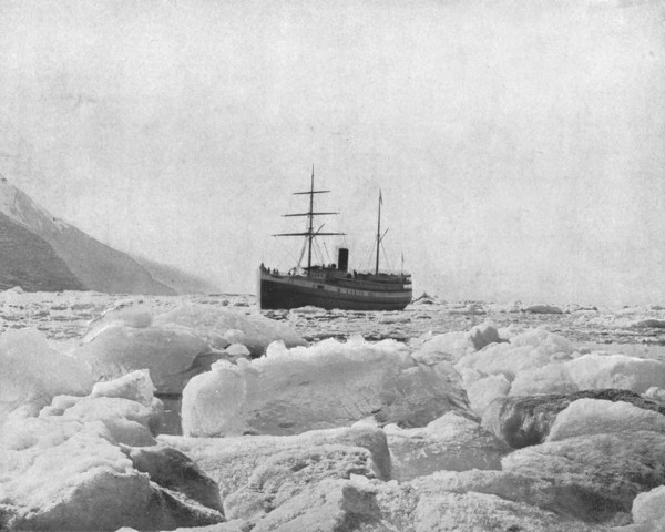 The steamer 'Queen', Glacier Bay, Alaska, USA, c1900.  Creator: Unknown.