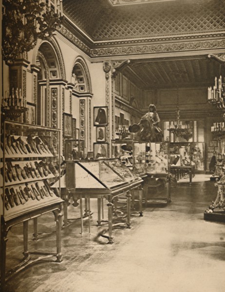 'What Londoners Used To Wear Displayed at Lancaster House', c1935. Creator: Unknown.