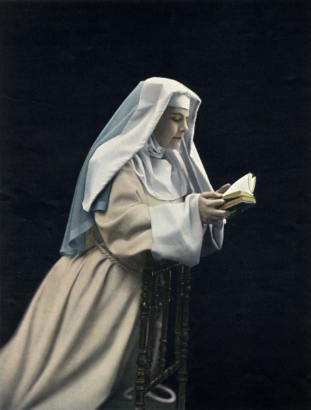 'Theatre National De Opera-Comique. - La Reine Fiammette - Mere Agramanta - Mlle. J. Passama', 1904. Creator: Unknown.