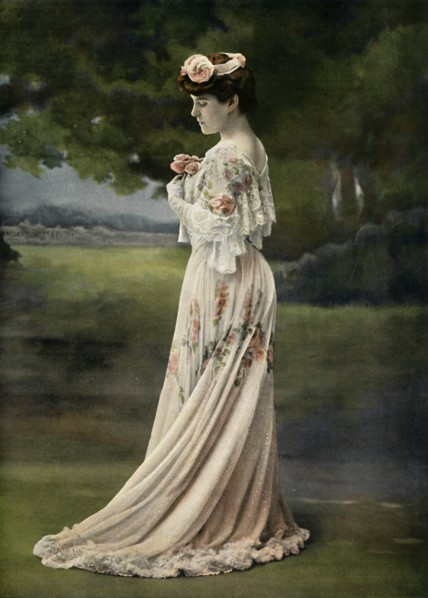 'Theatre Du Vaudeville. - L'Esboufe - Suzanne Despres, role de Mme Richter-Mme Belgrand', 1904. Creator: Unknown.