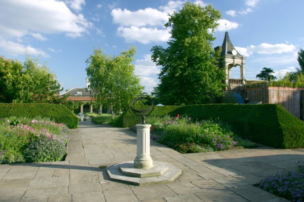 Sculpture in Holland Park, London. Artist: Peter Thompson.