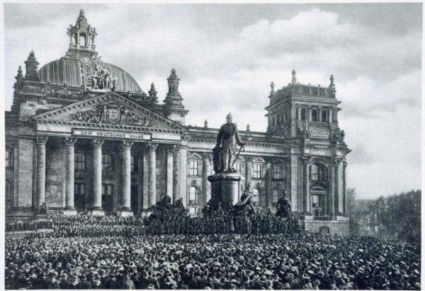 Philipp Scheidemann announcing the creation of a new German republic, 9th November, 1918. Artist: Unknown