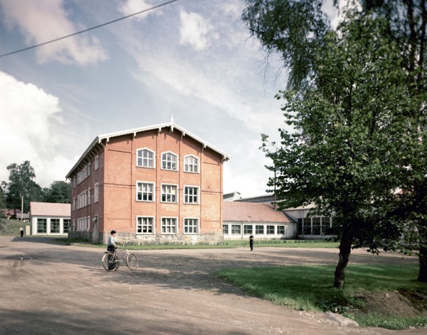 Arabia Notsjö glassworks, Finland, 1960s. Artist: Göran Algård