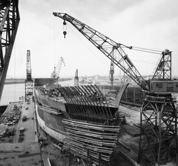 Building the M/S 'Torne' at the shipyard, Landskrona, Sweden, 1959. Artist: Unknown