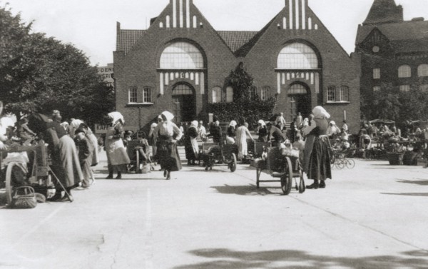 Market trade in the square of Landskrona, Sweden, 1930. Artist: Unknown