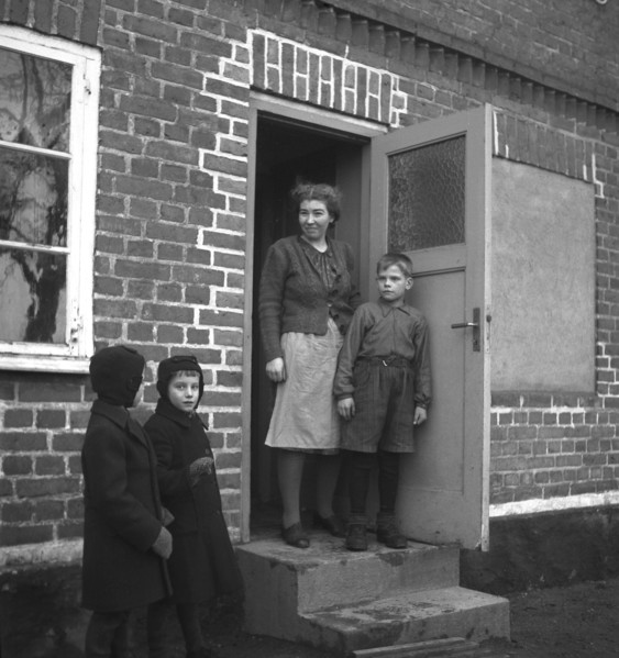 Immigrant farm workers from Estonia in Sweden, 1946. Artist: Otto Ohm