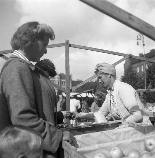 Fruit and vegetable stall in the market, Malmö, Sweden, 1947. Artist: Otto Ohm