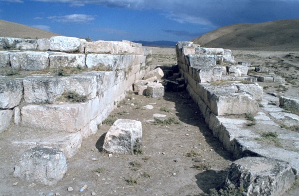 Ruined arch of an aqueduct, Jerwan, Iraq, 1977.