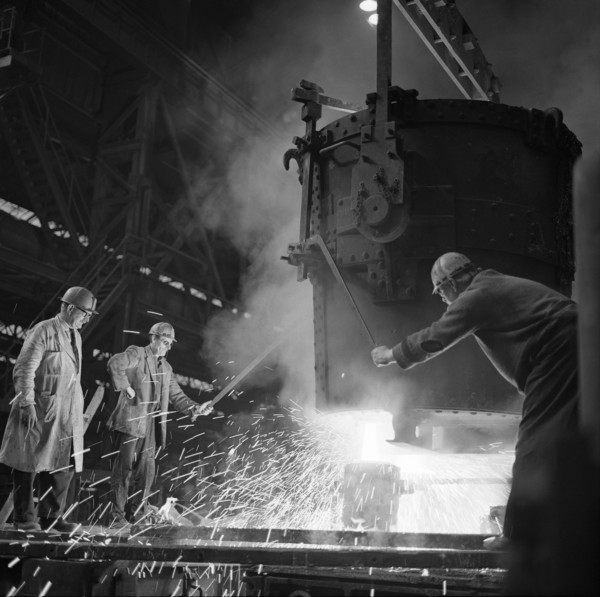 Pouring a two ton casting, Osborn Hadfields Steel Founders, Sheffield, South Yorkshire, 1968. Artist: Michael Walters