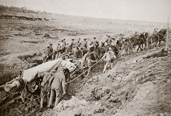 Pulling a big gun with a twelve horse team and the help of the gun crew, France, World War I, 1916. Artist: Unknown