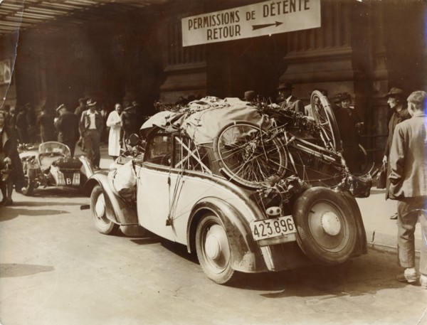 Arrival by car of refugees from Belgium in Paris, World War II, May 1940. Artist: Unknown