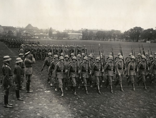 Reichswehr parade for President Hindenburg's birthday, October 2 1933. Artist: Unknown.