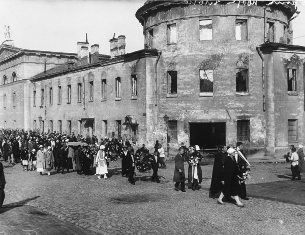 Funeral procession of the poet Alexander Blok, Petrograd, Russia, 10 August 1921. Artist: Unknown