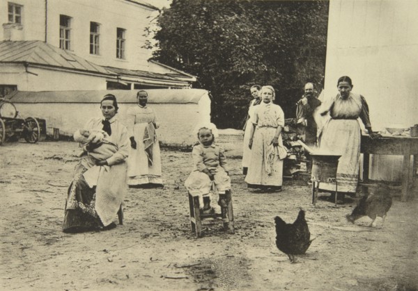 Making jam in the courtyard of Leo Tolstoy's house, Yasnaya Polyana, near Tula, Russia, 1900. Artist: Sophia Tolstaya