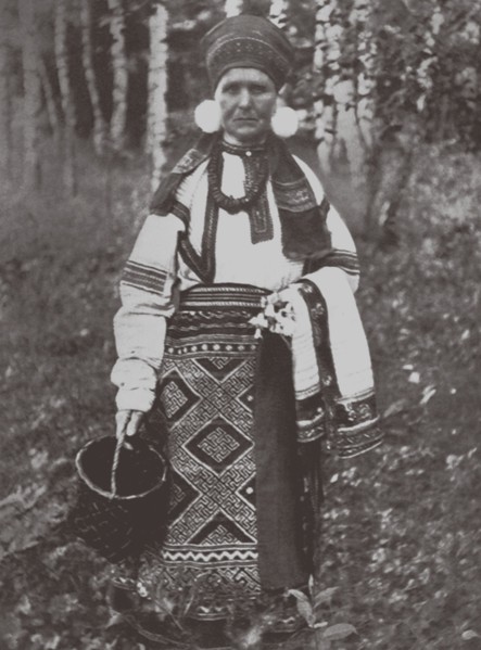 Ryazan Province woman's festive dress, 1900s-1910s.