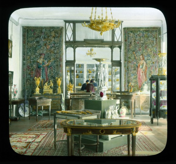 Torgsin store (Trade with foreigners) Interior, Moscow. Artist: DeCou, Branson (1892-1941)