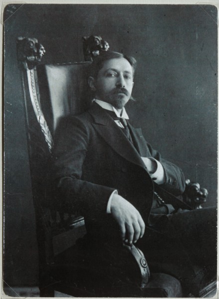 Portrait of the author Ivan A. Bunin (1870-1953), 1909. Artist: Zdobnov, Dmitri Spiridonovich (End of 19th cen.)