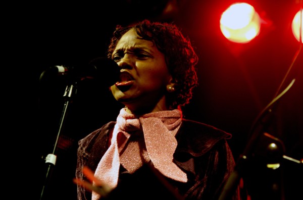 Carleen Anderson, Imperial Wharf Jazz Festival, London.  Artist: Brian O'Connor