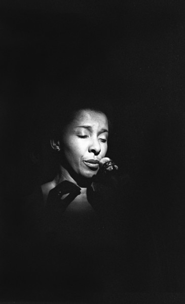 Elaine Delmar, Ronnie Scott's, London, 1989. Artist: Brian O'Connor.