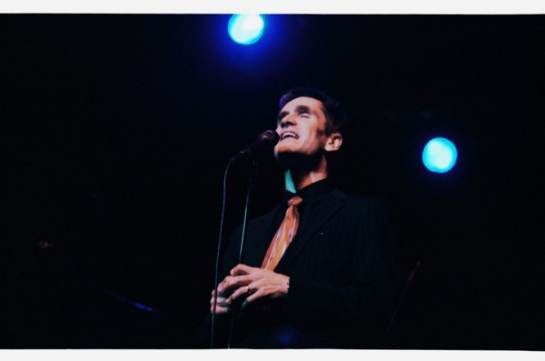 Curtis Stigers, Harlequin Theatre, Redhill, 2004.  Artist: Brian O'Connor.