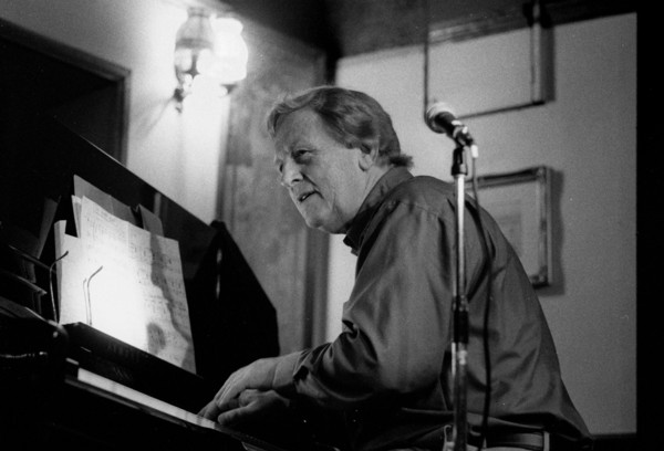 Brian Dee, Watermill Jazz Club, Dorking, Surrey, June 2000. Artist: Brian O'Connor.