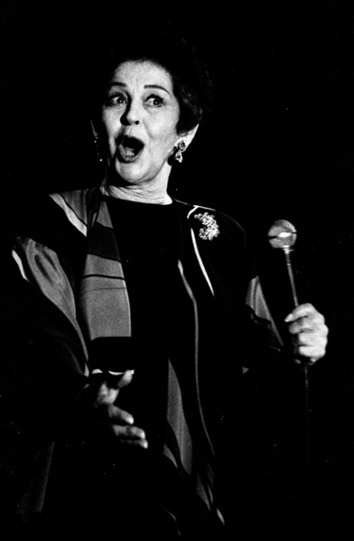 Gogi Grant, Pizza on the Park, London, Dec 1993. Artist: Brian O'Connor.