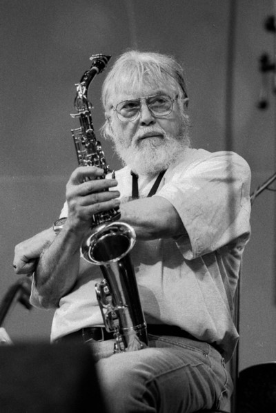 Bud Shank, Brecon Jazz Festival, Brecon, Powys, Wales, Aug 2000. Artist: Brian O'Connor.