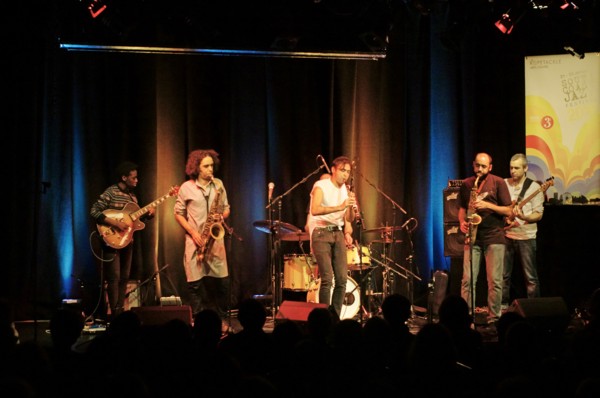 Idris Rahman, Shirley Tetteh and Chris Williams (alto sax), Ropetackle Arts Centre, Shoreham, West S Artist: Brian O'Connor.