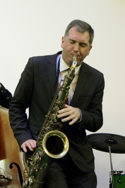 Simon Spillett, NJA fundraising gig, Loughton, Essex,  February 11, 2017 Artist: Brian O'Connor.
