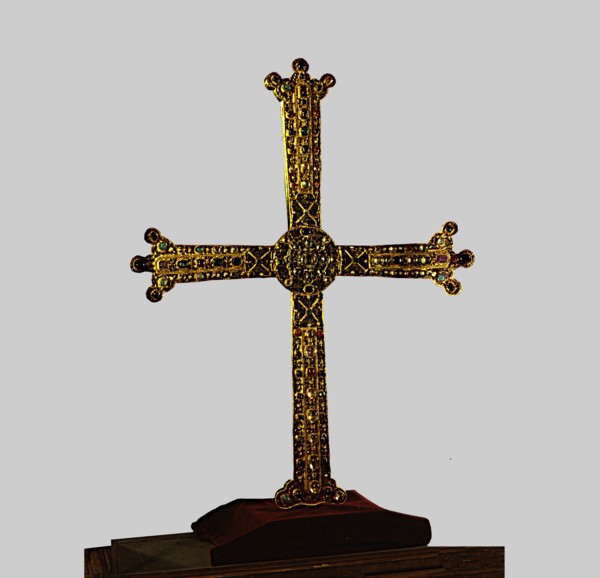 Victoria Cross, year 908, preserved in the Holy Chamber of the Oviedo Cathedral.