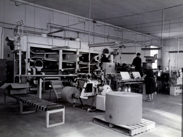 Machine for the header and making of wooden boxes for matches, 1940.