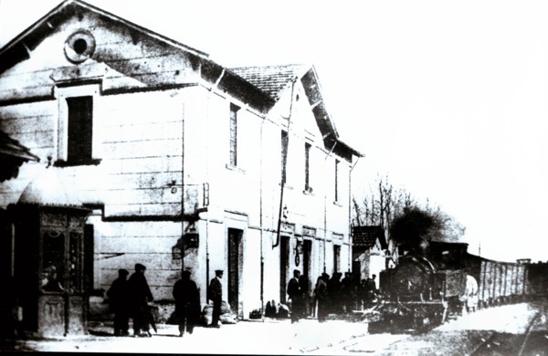 Amer station, the narrow track railway line from Olot to Girona, 1910.