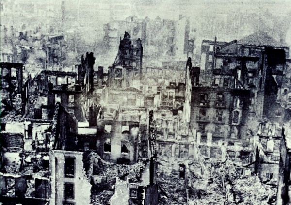 Spanish Civil War (1936 - 1939), view of the population of Guernica after the bombing of the Cond?