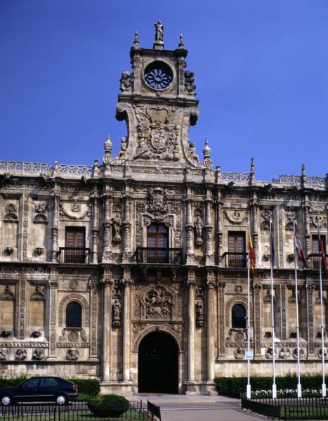 Detail of the façade of the Convent of San Marcos in León, ancient pilgrims Hospital today houses?