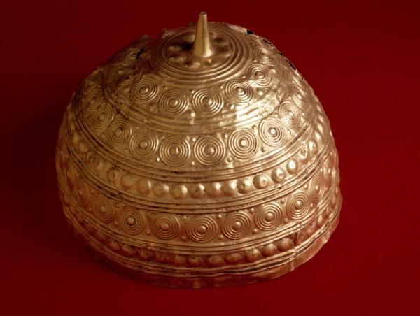 Golden helmet of a Celtic warrior, from Rianxo, part of the Castro culture.